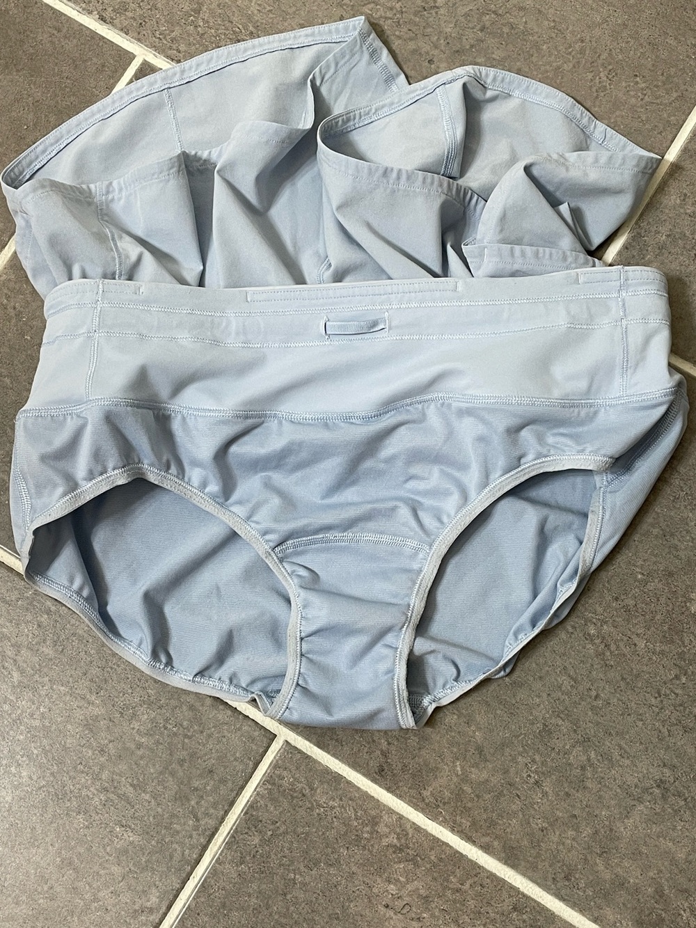 Lululemon Speed Up Short Long *4" size 6 - Picture 7 of 8